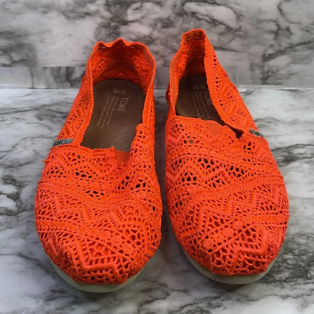 TOMS Shoes Womens Slip On Orange Coral Alpargata Crochet Lace size 10